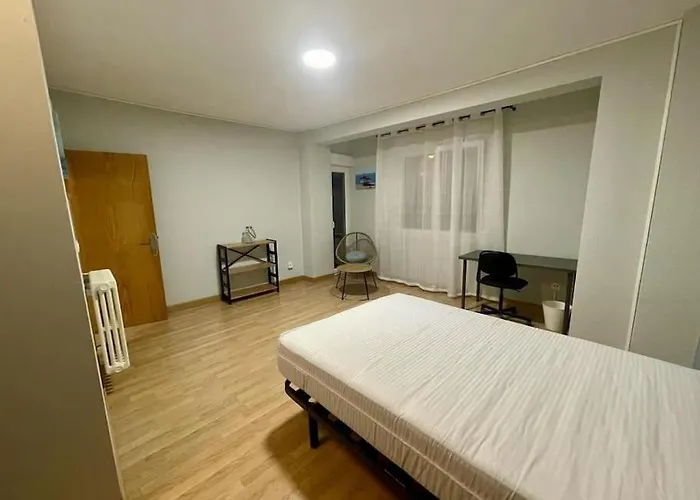 アパート Piso Turistico Felipe Herce ポンフェラダ